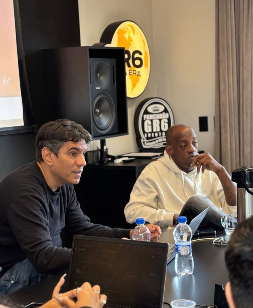 O que é A&R e como funciona? Saiba tudo sobre o papel que descobre e transforma artistas em fenômenos 2 O que é A&R e como funciona? Saiba tudo sobre o papel que descobre e transforma artistas em fenômenos